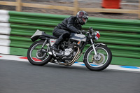 Vintage-motorcycle-club;eventdigitalimages;mallory-park;mallory-park-trackday-photographs;no-limits-trackdays;peter-wileman-photography;trackday-digital-images;trackday-photos;vmcc-festival-1000-bikes-photographs